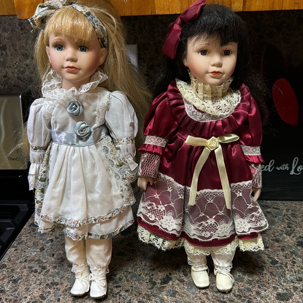 Porcelain dolls from the 90s